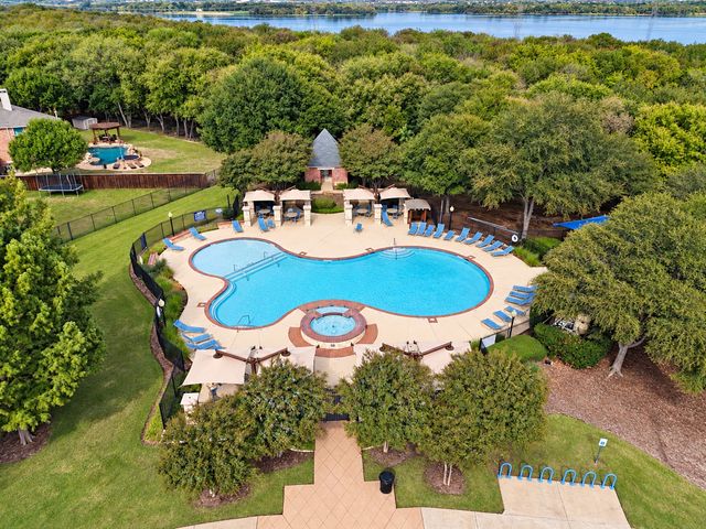 6831 Landing Drive, Grand Prairie, TX 75054
