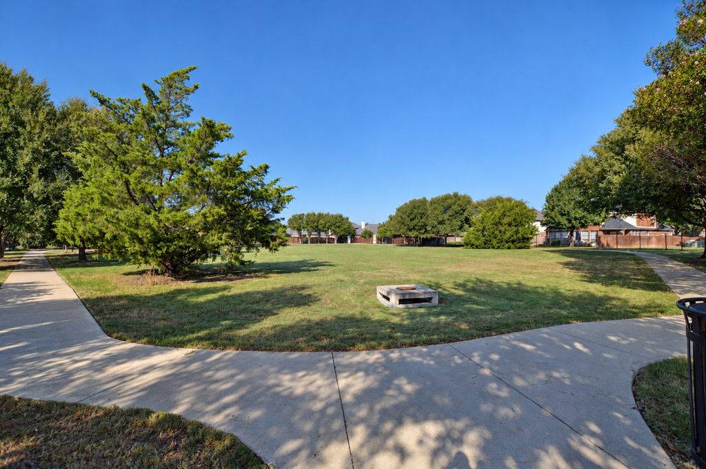 6831 Landing Drive, Grand Prairie, TX 75054 — photo 2