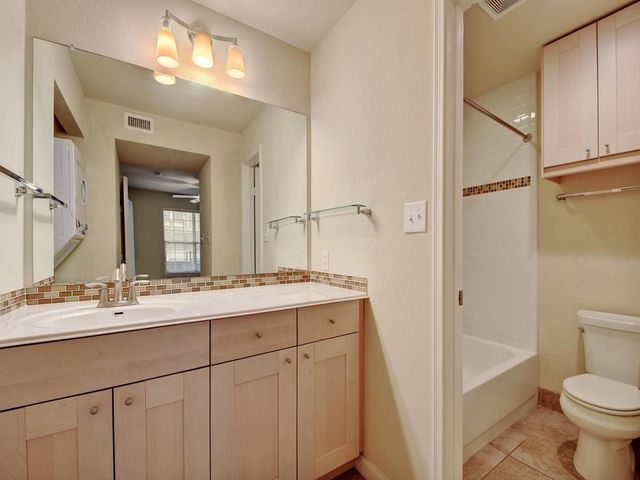 7685 Northcross DR 1009, Austin, TX 78757