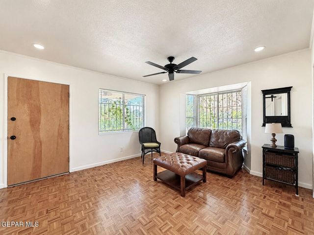 811 UPSON Drive, El Paso, TX 79902