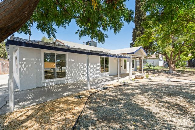 1554 W Thomas Avenue, Fresno, CA 93728