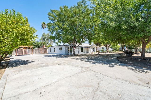 1554 W Thomas Avenue, Fresno, CA 93728