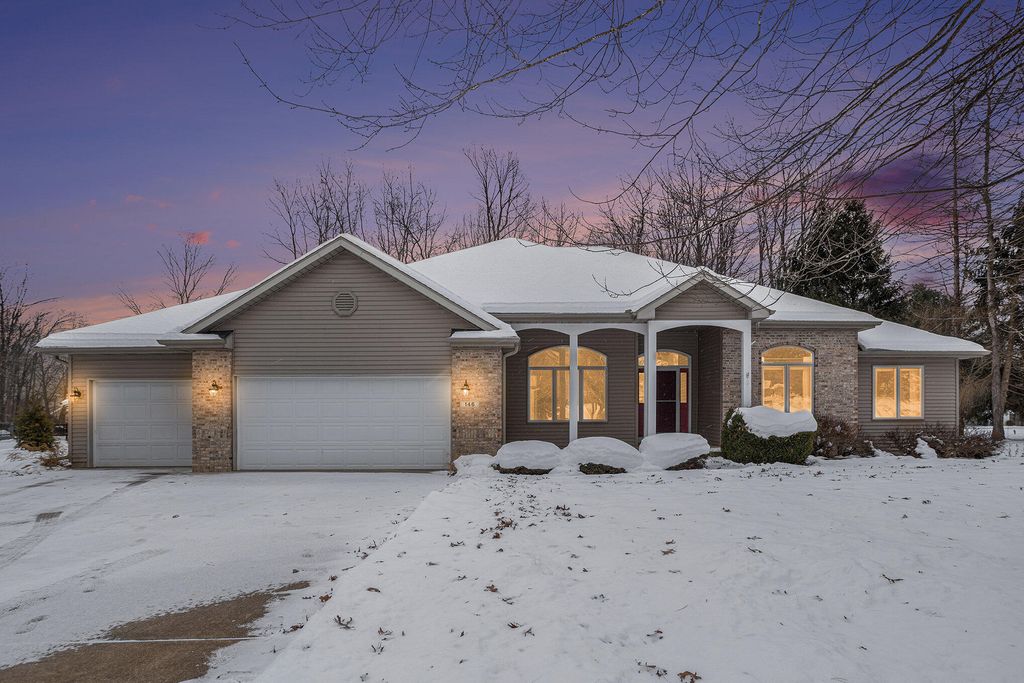 146 Steamburg Drive, East Leroy, MI 49051