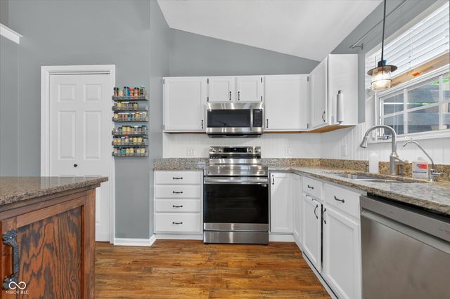5664 Pine Knoll Boulevard, Noblesville, IN 46062