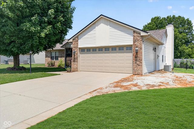 5664 Pine Knoll Boulevard, Noblesville, IN 46062