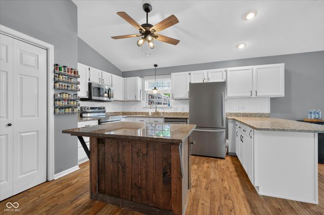 5664 Pine Knoll Boulevard, Noblesville, IN 46062