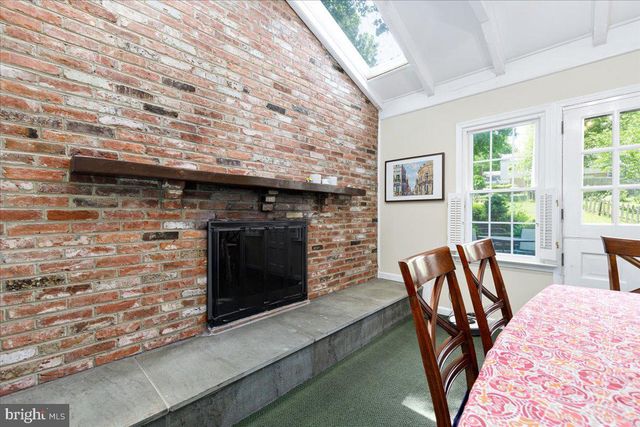 4 SUSSEX CT, Potomac, MD 20854