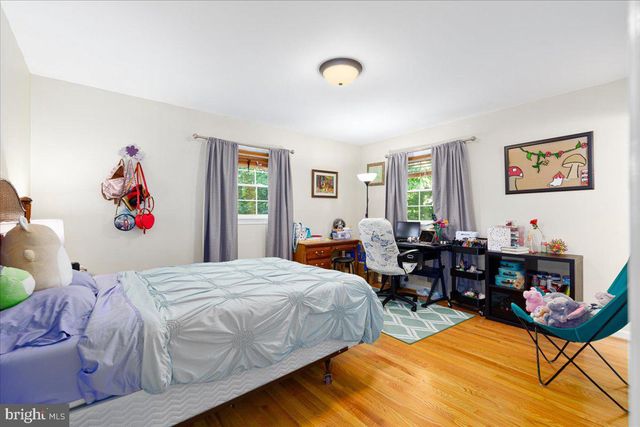4 SUSSEX CT, Potomac, MD 20854