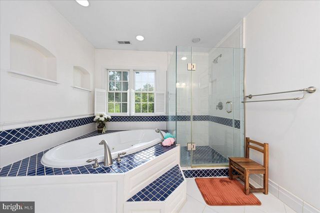 4 SUSSEX CT, Potomac, MD 20854