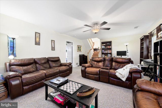 4 SUSSEX CT, Potomac, MD 20854