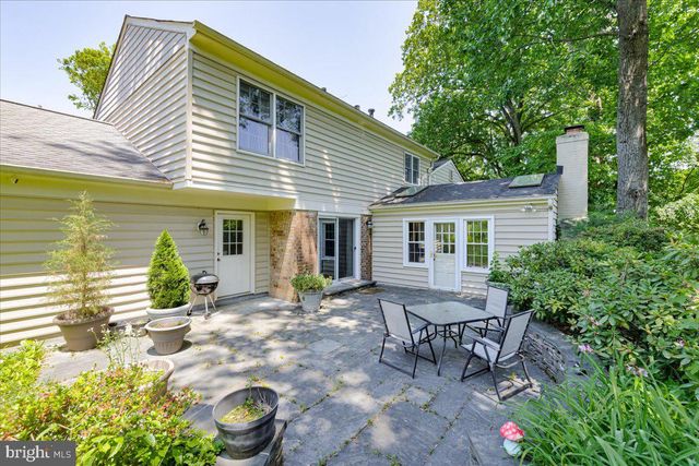 4 SUSSEX CT, Potomac, MD 20854