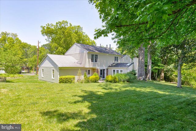 4 SUSSEX CT, Potomac, MD 20854