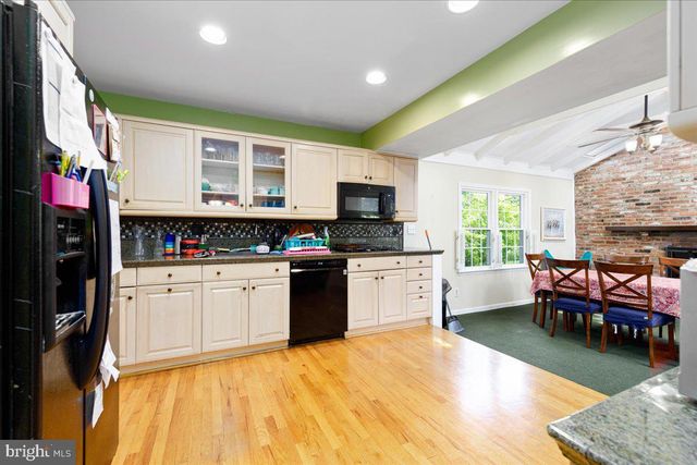 4 SUSSEX CT, Potomac, MD 20854
