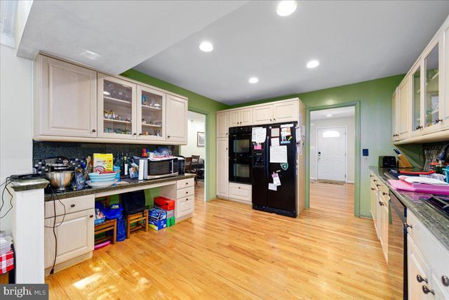 4 SUSSEX CT, Potomac, MD 20854