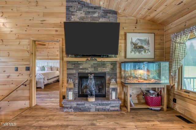 577 Way Cross Road, Church Hill, TN 37642