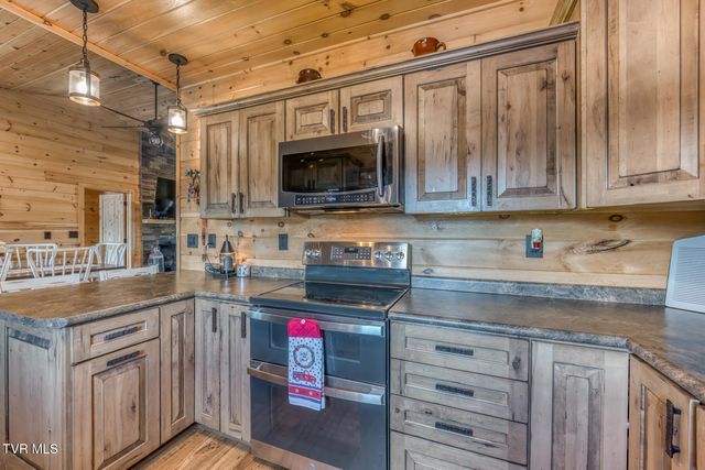 577 Way Cross Road, Church Hill, TN 37642