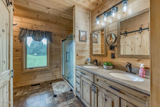 577 Way Cross Road, Church Hill, TN 37642