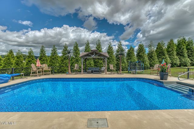 577 Way Cross Road, Church Hill, TN 37642