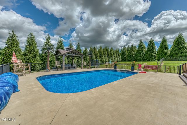 577 Way Cross Road, Church Hill, TN 37642