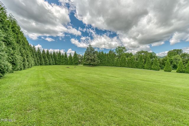 577 Way Cross Road, Church Hill, TN 37642
