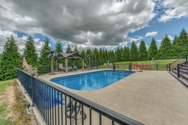 577 Way Cross Road, Church Hill, TN 37642