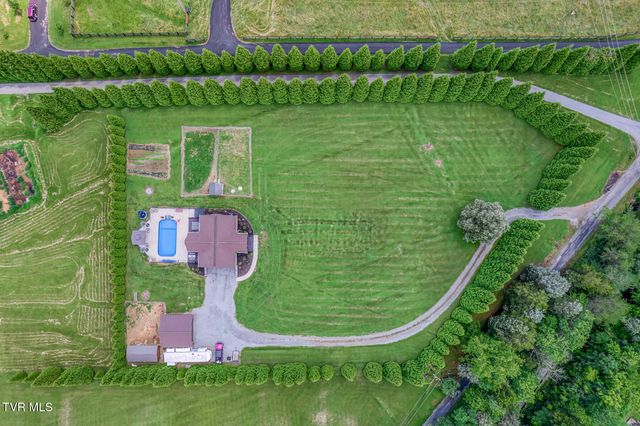 577 Way Cross Road, Church Hill, TN 37642