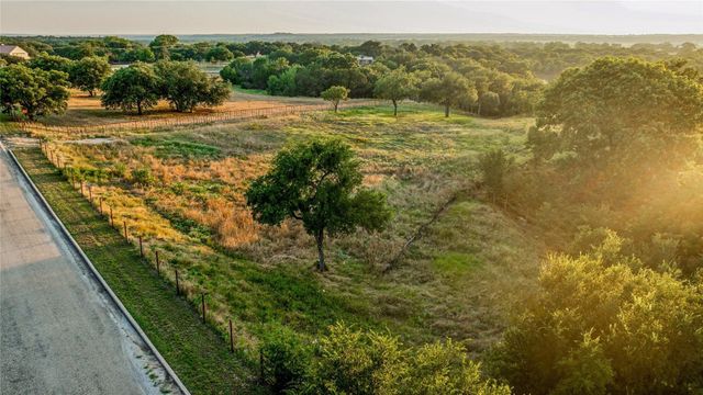 103 S River Oak Court, Weatherford, TX 76087