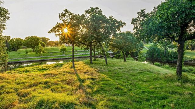 103 S River Oak Court, Weatherford, TX 76087