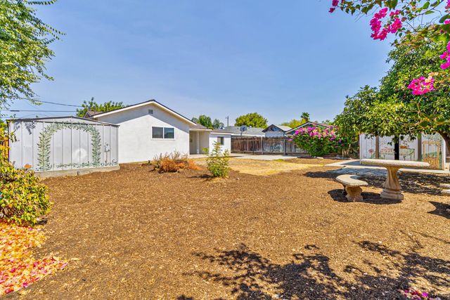 4774 E Hammond, Fresno, CA 93702
