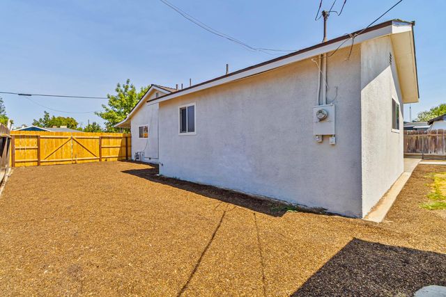 4774 E Hammond, Fresno, CA 93702