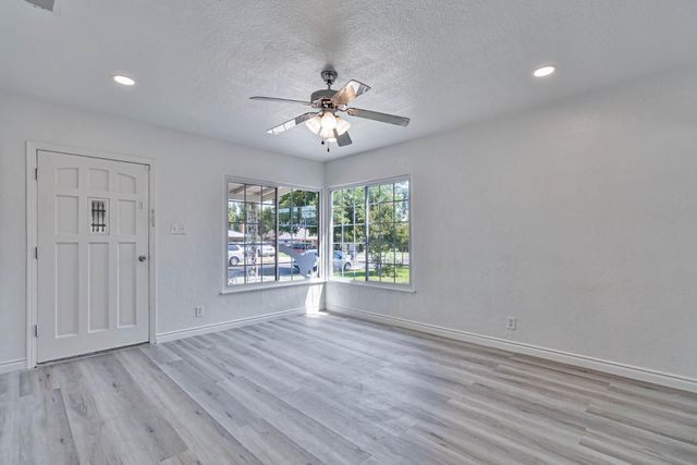 4774 E Hammond, Fresno, CA 93702