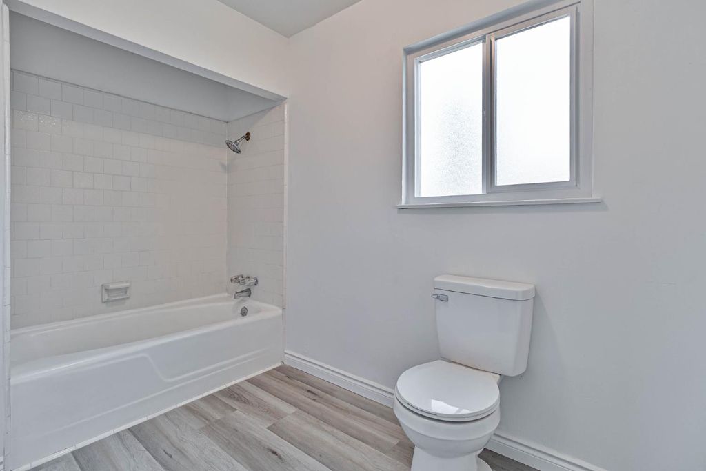 Image 16 of property listing at 4774 E Hammond, Fresno, CA 93702