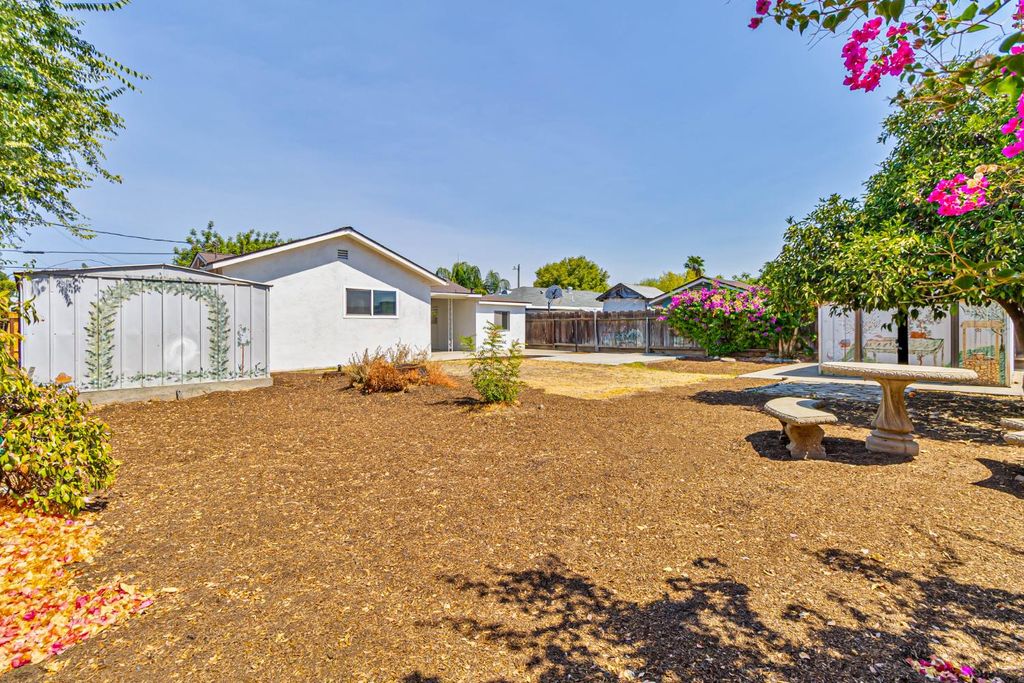 Image 21 of property listing at 4774 E Hammond, Fresno, CA 93702