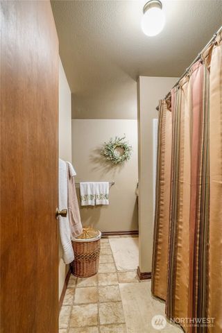 4321 W Lakeshore Drive, Moses Lake, WA 98837