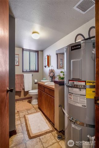 4321 W Lakeshore Drive, Moses Lake, WA 98837