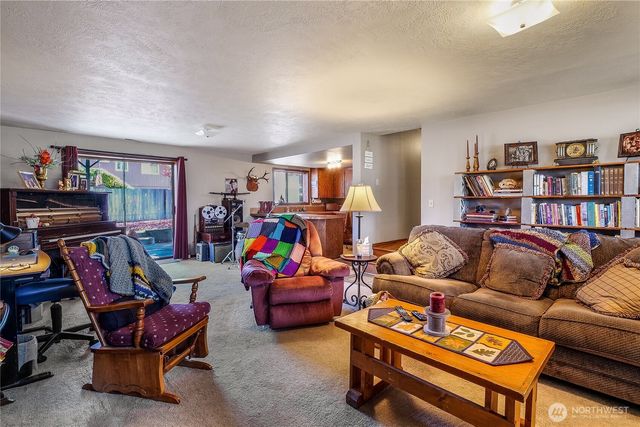 4321 W Lakeshore Drive, Moses Lake, WA 98837