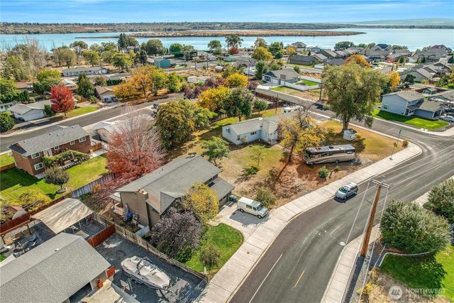 4321 W Lakeshore Drive, Moses Lake, WA 98837