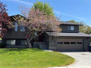 4321 W Lakeshore Drive, Moses Lake, WA 98837