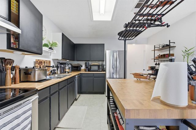 2900 Donnell DR, Round Rock, TX 78664