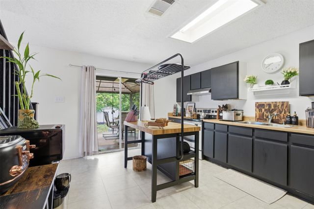 2900 Donnell DR, Round Rock, TX 78664