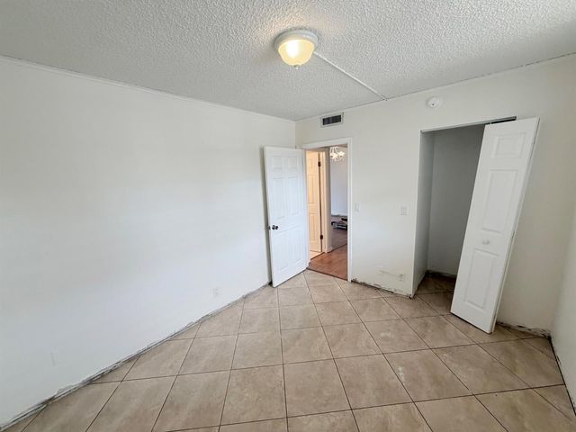 9230 Lagoon Place 110, Davie, FL 33324