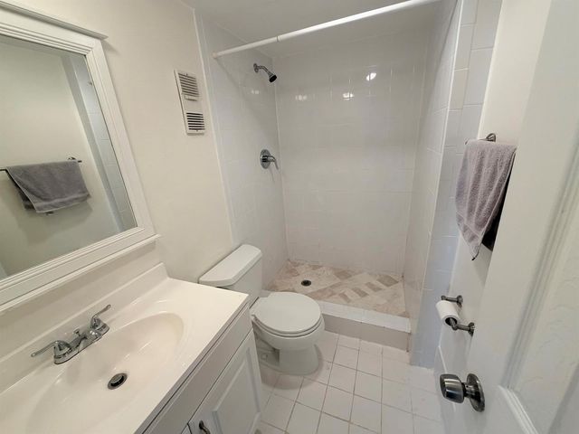 9230 Lagoon Place 110, Davie, FL 33324