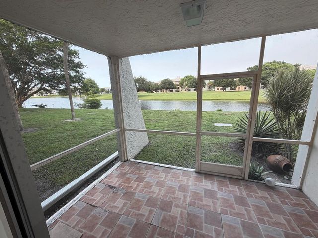9230 Lagoon Place 110, Davie, FL 33324