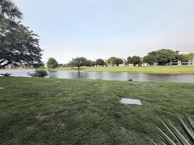 9230 Lagoon Place 110, Davie, FL 33324