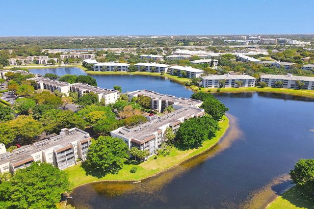 9230 Lagoon Place 110, Davie, FL 33324