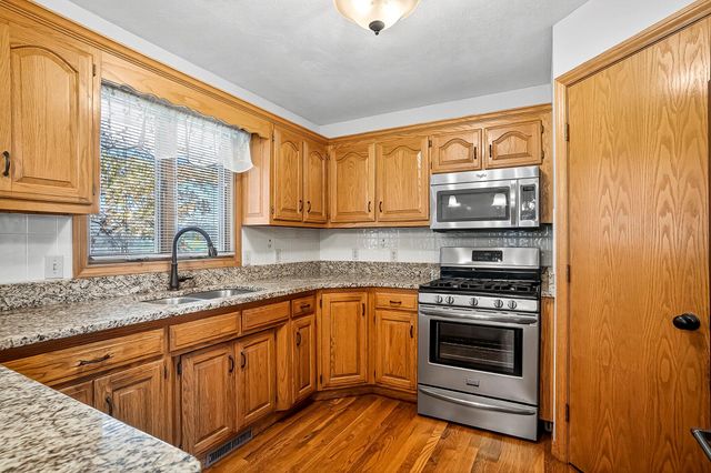 2105 N Farm Road 97, Springfield, MO 65802