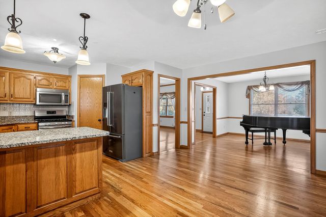 2105 N Farm Road 97, Springfield, MO 65802