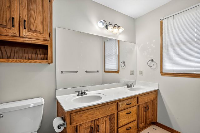 2105 N Farm Road 97, Springfield, MO 65802