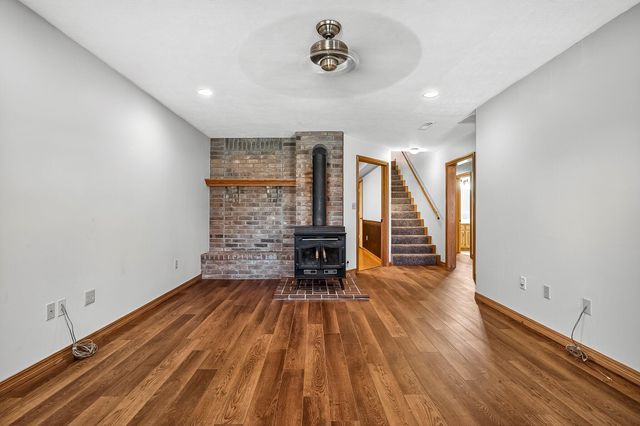 2105 N Farm Road 97, Springfield, MO 65802