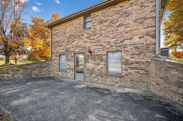 2105 N Farm Road 97, Springfield, MO 65802